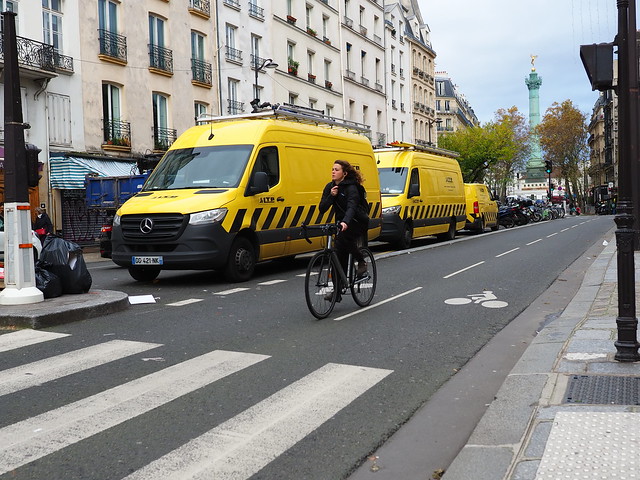 Du jaune dans la rue