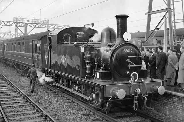 J69 BR 68619 at Enfield Town on the RCTS (London Branch) 'Great Eastern Suburban Rail Tour' 12-11-1960