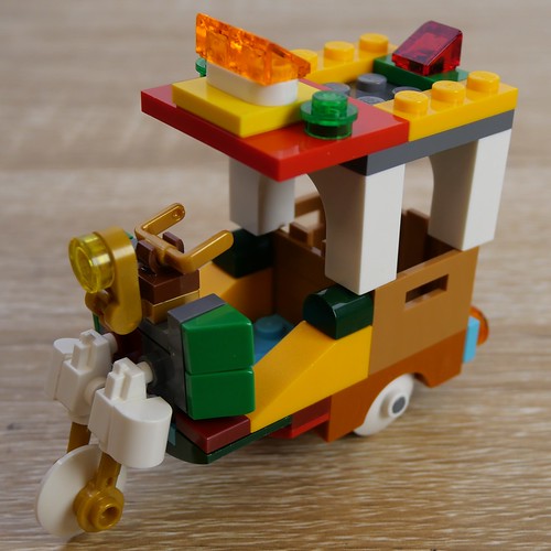 Tuk-Tuk MOC (LEGO Advent 2023 Day 18)
