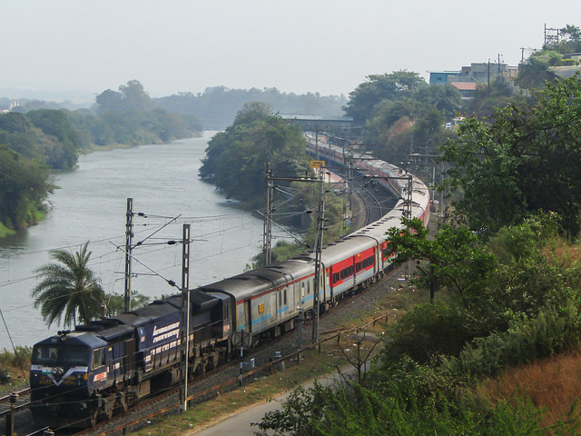 16587 Yesvantpur - Bikaner Express