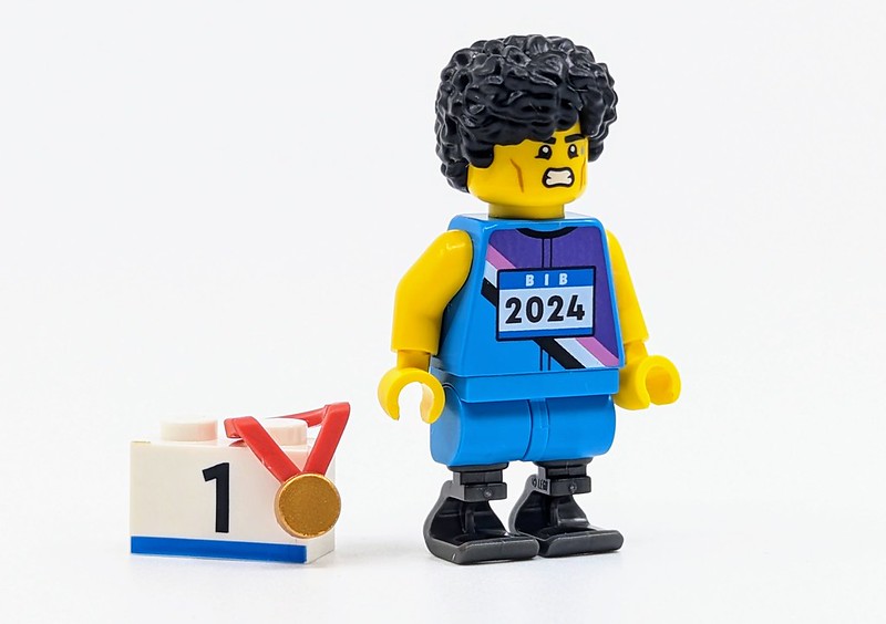 71045 LEGO Minifigures Series 25 Review91353279