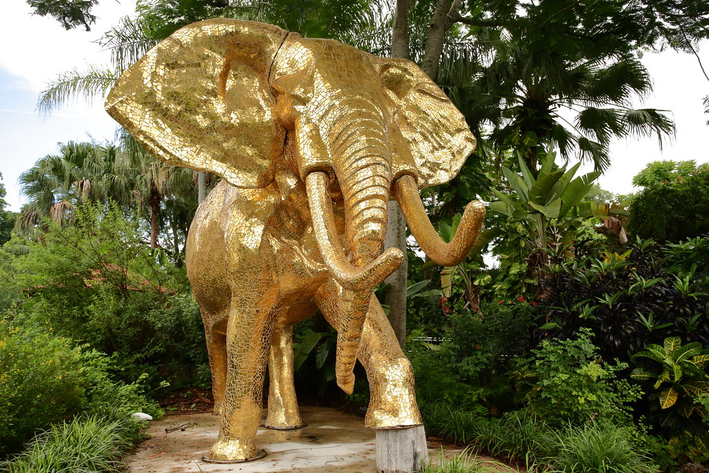 Asian Exhibits, South Miami Heights — Life-Size Gold Mosaic African Elephant at Zoo Miami — Wloski (Flickr, CC BY-SA 2.0)