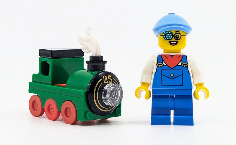 71045 LEGO Minifigures Series 25 Review94425097~2