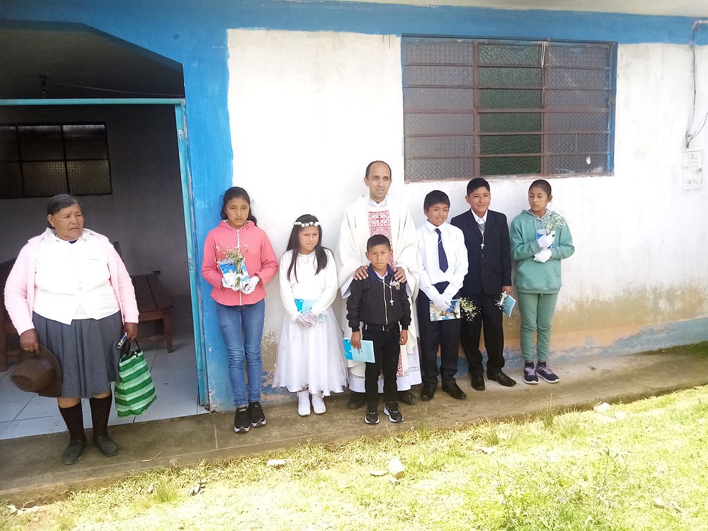Perú - Primeras Comuniones y Bautismos en la comunidad de Ccollpaccata