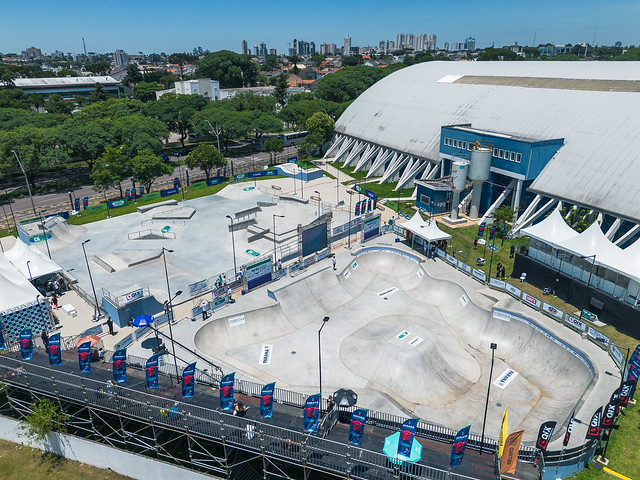 Vista da pista de skate do Ginásio do Tarumã, em Curitiba (PR)