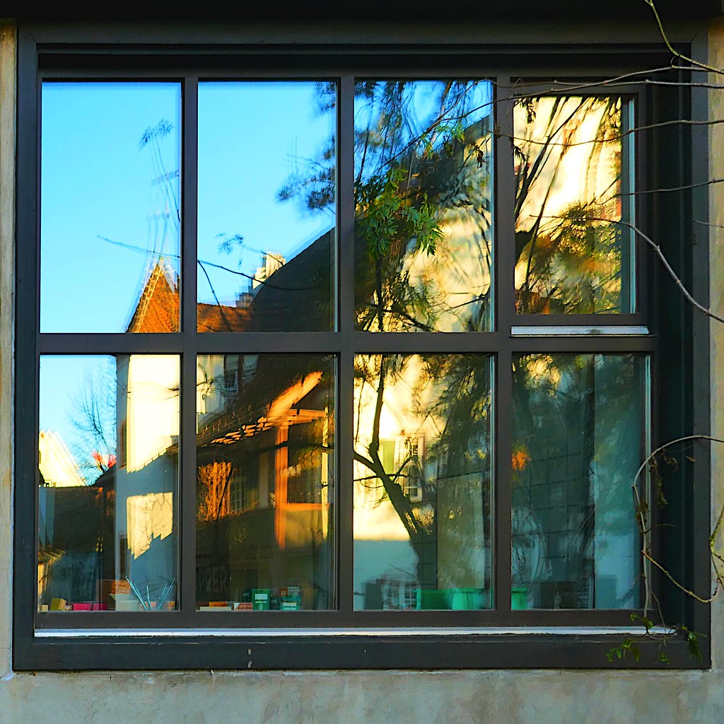 Window Pane Reflections - Physics & Mischief