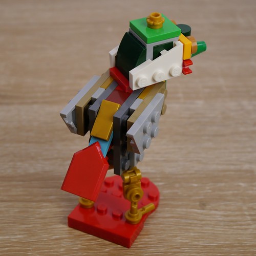Birbd MOC, Rear (LEGO Advent 2023 Day 19)-19 22.00.50