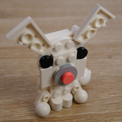 Bunny MOC (LEGO Advent 2023 Day 20)