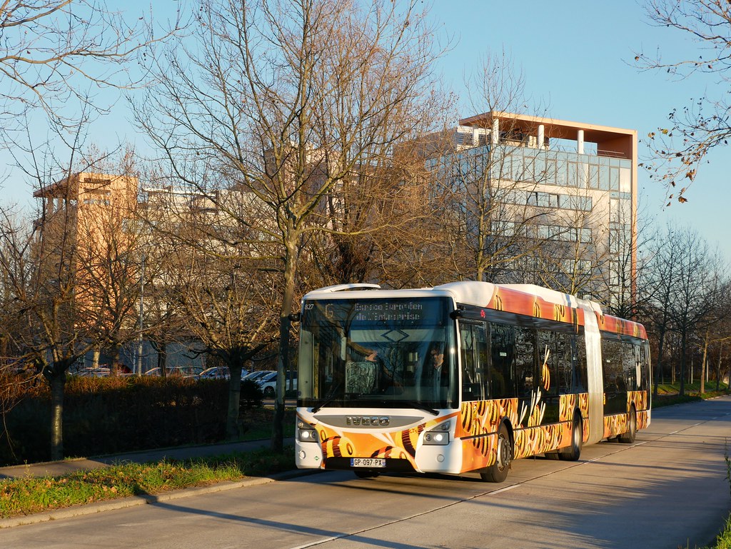 Iveco Bus Urbanway 18 n°827  -  Strasbourg, CTS
