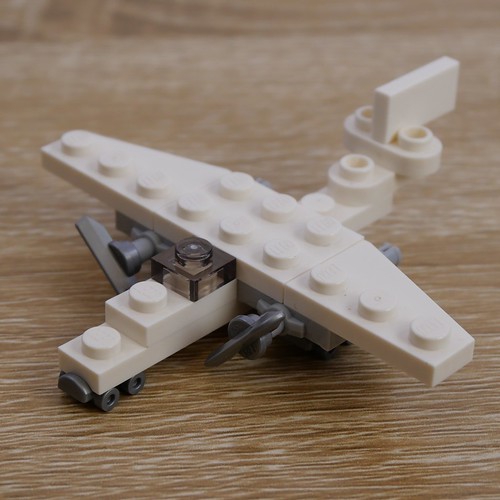 Airplane MOC (LEGO Advent 2023 Day 21)