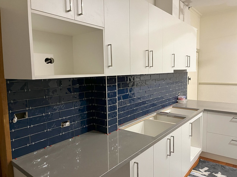 Kitchen renovation 7/9: Tiles installed