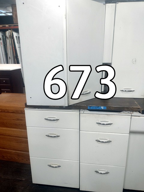 Cabinet Set 673 - 2