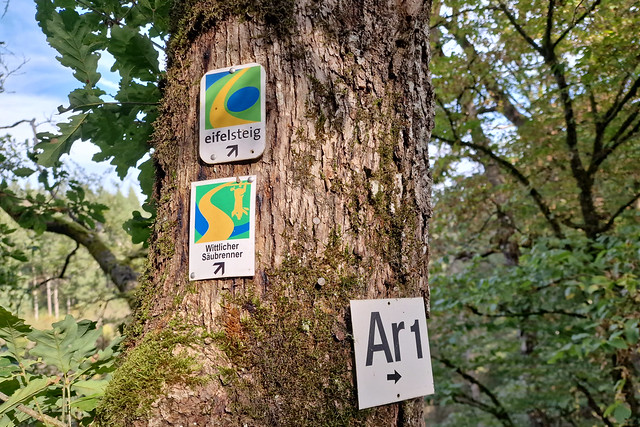 Hiking signs