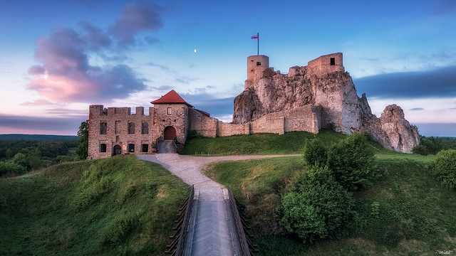 Trail of the Eagles' Nests - Castle in Rabsztyn