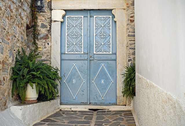 Unique Door in Filoti