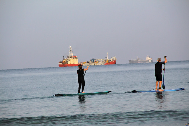 Standup paddle surfing