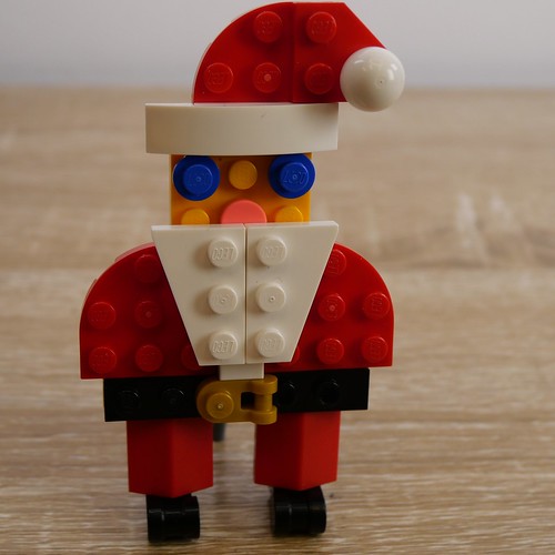 Santa MOC (LEGO Advent 2023 Day 23)