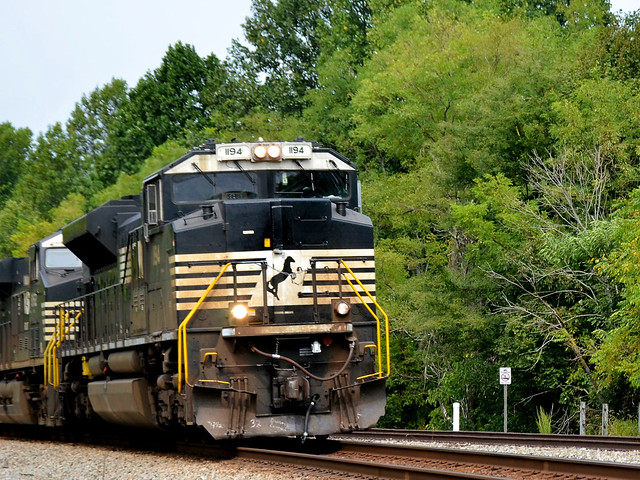 Norfolk Southern Railway No. 1194 (SD70ACe), Virginia, Appomattox County