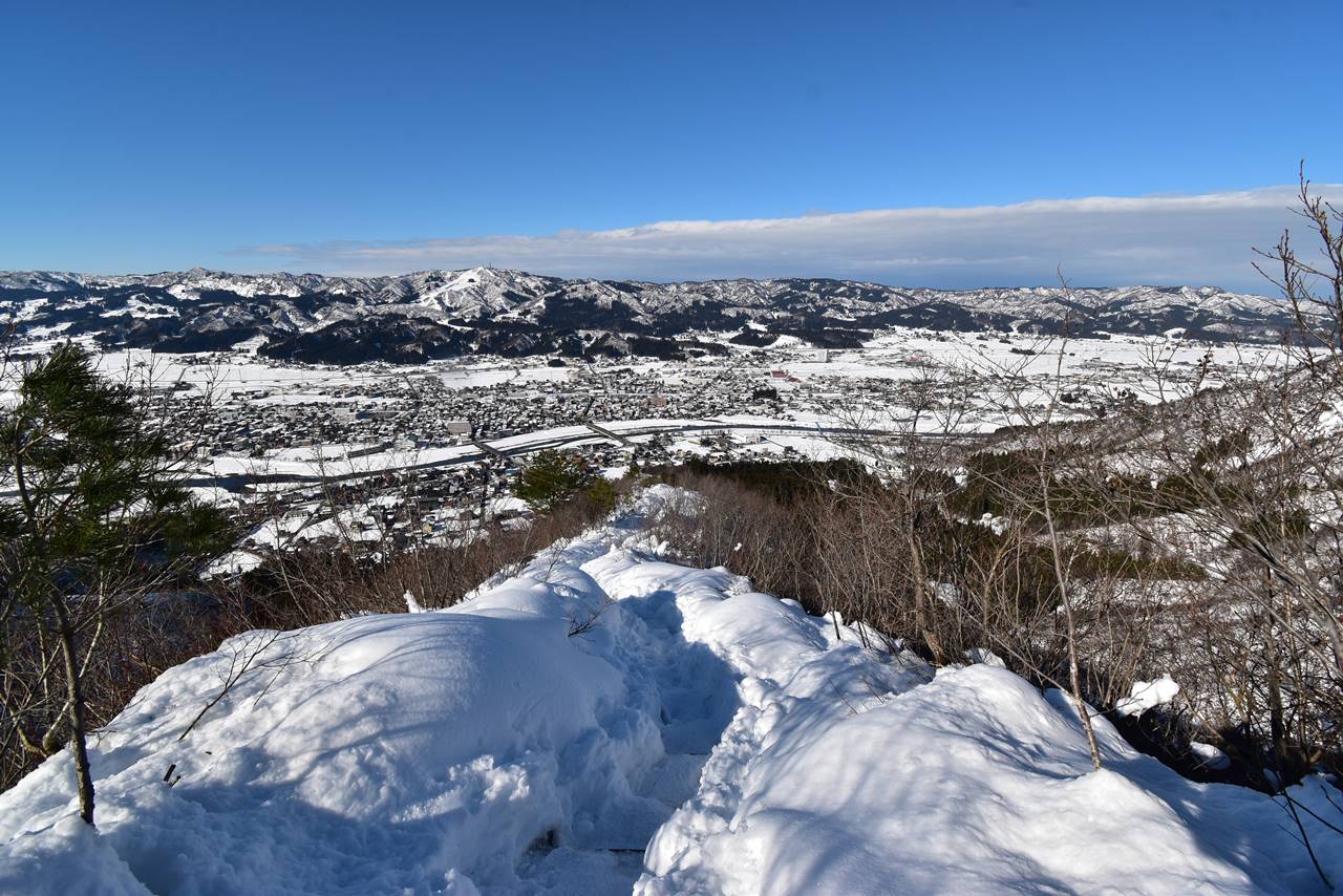 【新潟】坂戸山 駅から登れる眺め最高の雪山登山