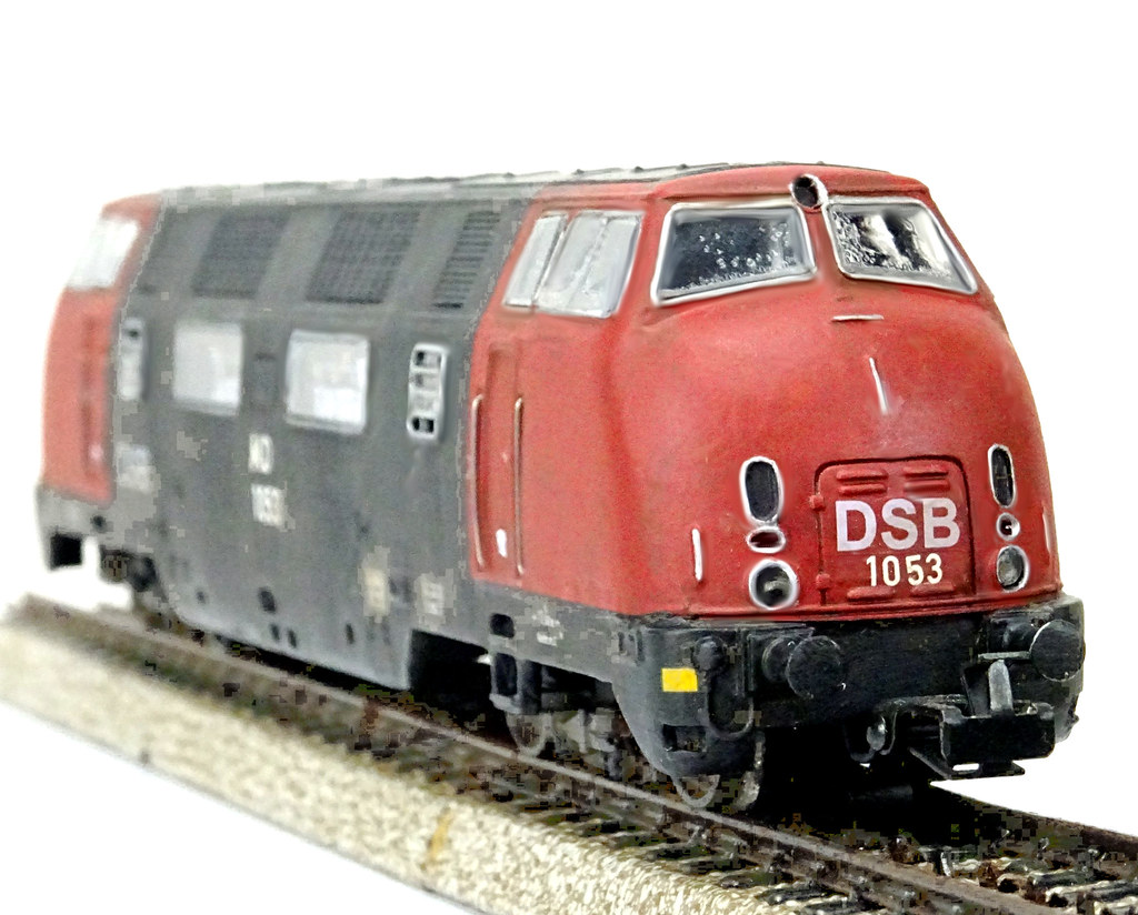 H0 scale Danske Statsbaner (DSB) Class ‘MD’ (DB V200.5/BR 220.5), machine ‘1053’ (What-if/Märklin 3021 conversion)