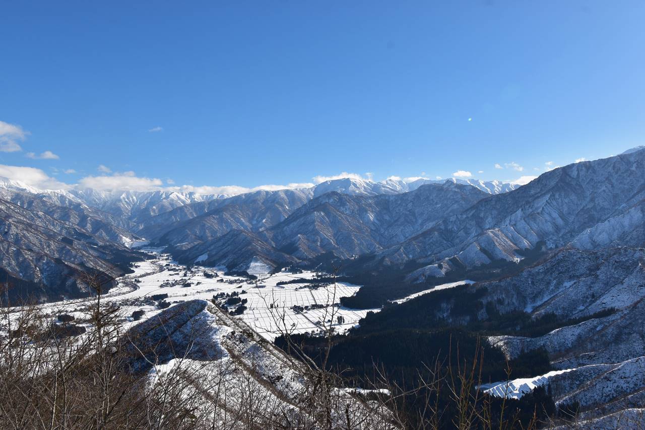 【新潟】坂戸山 中ノ岳～平ヶ岳方面の雪の展望