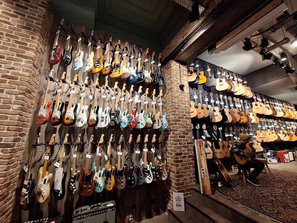 Guitarras eléctricas y acústicas en la tienda Star's Music