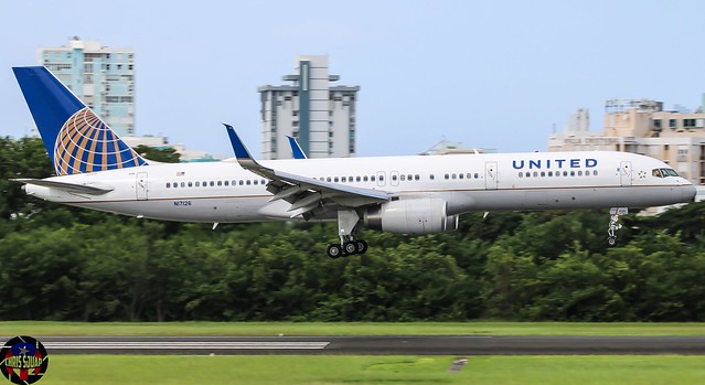 United Airlines/Boeing 757-224(WL)/N17126