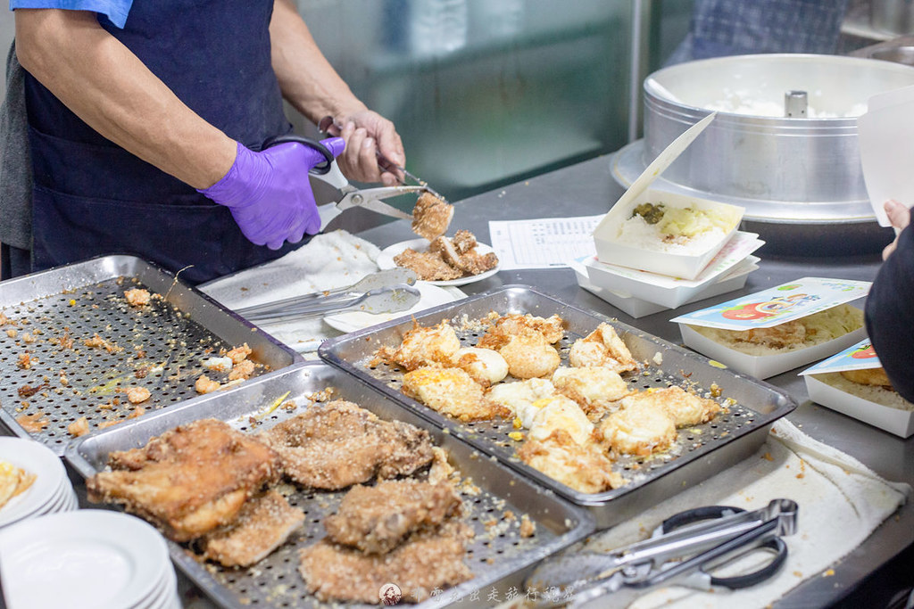 基隆 排骨蝦仁飯,基隆美食,基隆天天鮮排骨飯,基隆排骨飯,基隆 蝦仁排骨飯,天天鮮菜單,天天排骨飯,基隆蝦仁飯,天天鮮排骨飯菜單,天天鮮排骨飯,基隆 排骨飯,天天鮮排骨飯 菜單,天天鮮排骨飯的菜單,排骨蝦仁飯,天天鮮排骨,天天鮮,天天鮮排骨飯 評論,蝦仁排骨飯 @布雷克的出走旅行視界