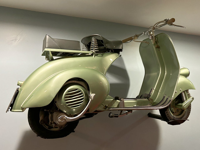 1948 Vespa 125 scooter
