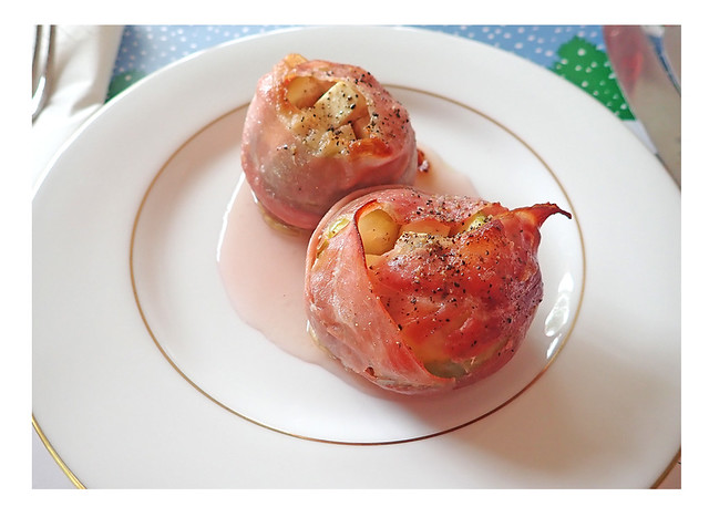 Entreé - Baked fetta stuffed figs, wrapped in Prosciutto