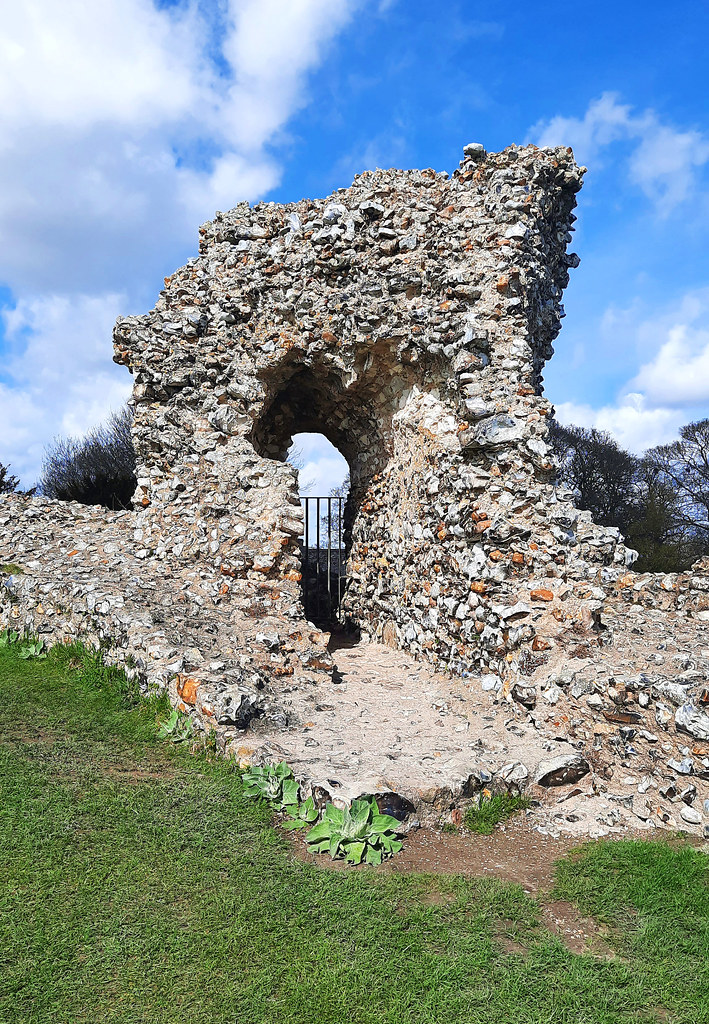 Castle Acre Castle - Norfolk (10)