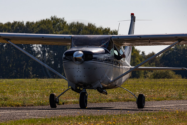 Flying the Cessna C206