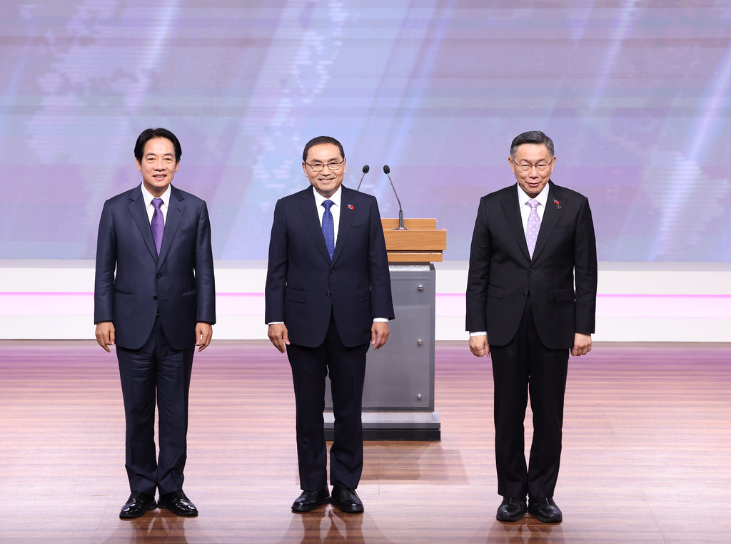 第十六任總統候選人電視辯論。圖片來源：台北市攝影記者聯誼會提供-.jpg