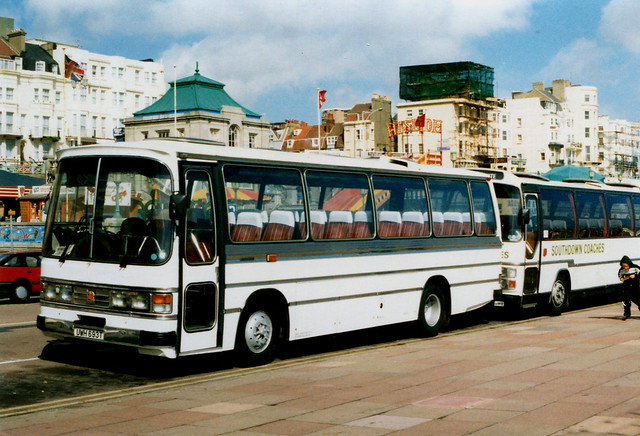 Unique Coaches . Brighton , East Sussex . UWH693T. Brighton Sea Front , East Sussex .