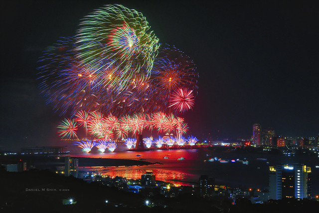 fireworks show on the Tamsui river for NYE 2024