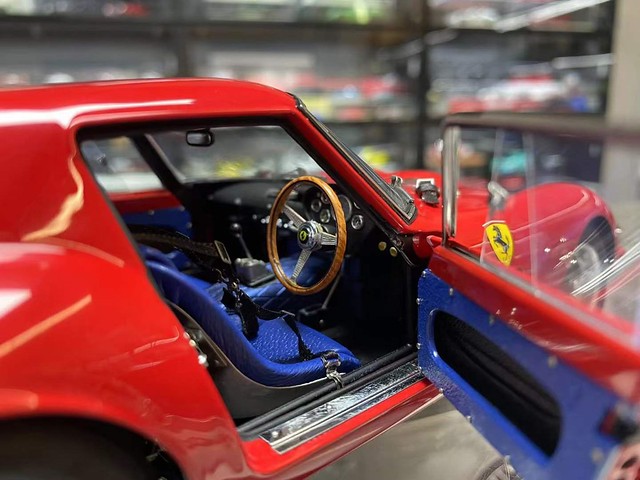 Mo hinh o to Ferrari 250 GTO 1 18 CMC (7)
