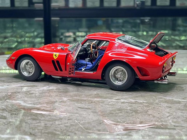 Mo hinh o to Ferrari 250 GTO 1 18 CMC (6)