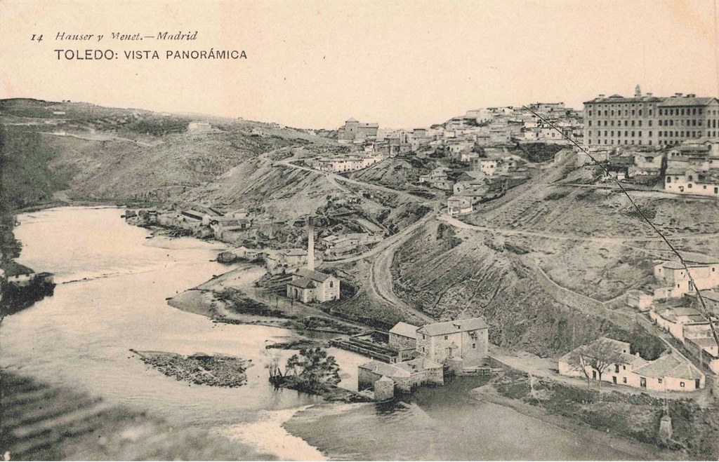 Río Tajo, playas en la Incurnia y vista general de Toledo a comienzos del siglo XX. Postal de Hauser y Menet.