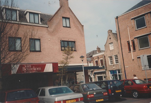 Foto - Blijenhoek met Kwekelstraat, Van Beuzekom (1994)