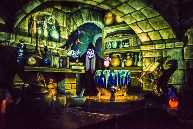 Snow White's Enchanted Wish - Disneyland