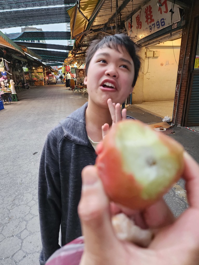 Isaac not a fan of rose apple - Hualien market