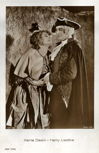 Xenia Desni and Harry Liedtke in Ein Mädel aus dem Volke (1927)