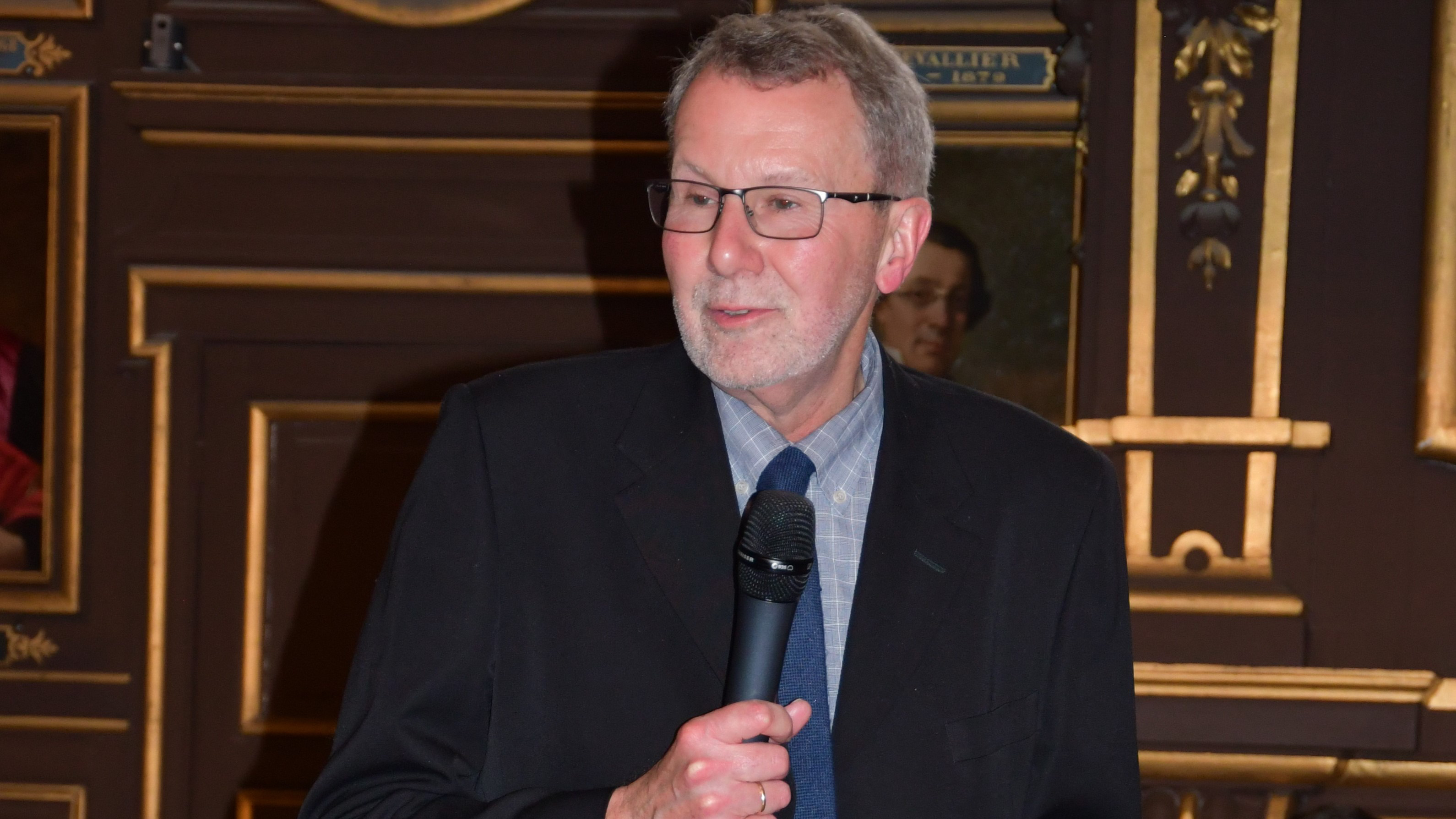 Richard Guy of the Department of Life Sciences was awareded the Prix D'honneur by the French National Academy of Pharmacy in December 2023.