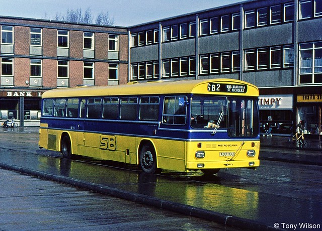 AOU110J National Bus Company London Country Bus Services MS7