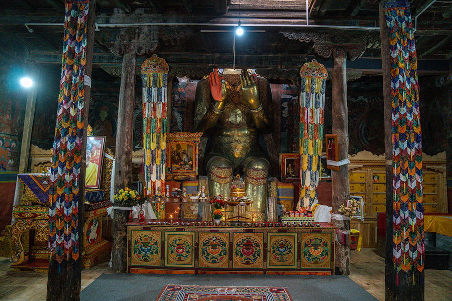Статуя будды Майтрейи, Храм Серзанг