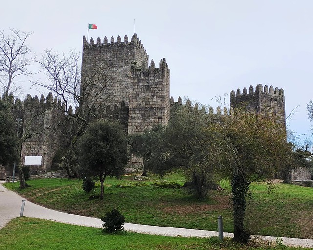 Le château, XIe siècle, Guimarães, province du Minho, district de Braga, Portugal.