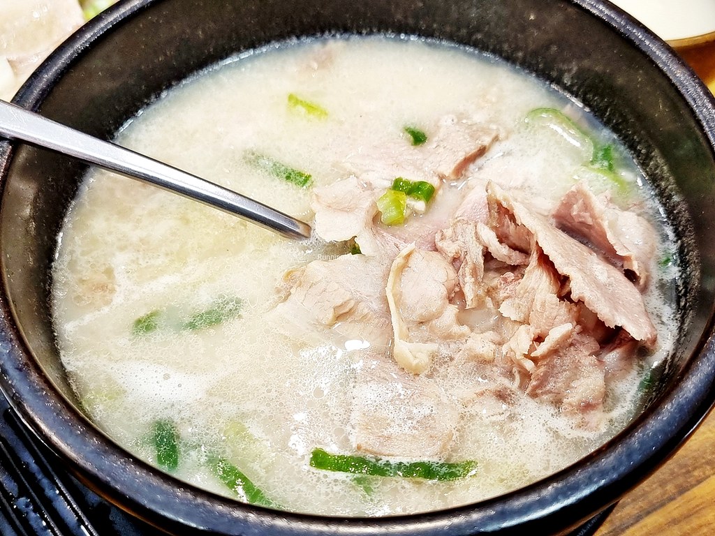 Dwaeji Gukbap / Pork Soup And Rice