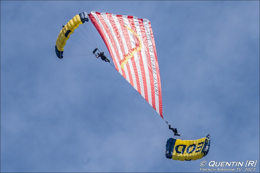 U.S. Navy Parachute Team The Leap Frogs NAS Oceana Virginia airshow photography Meeting Aerien 2023