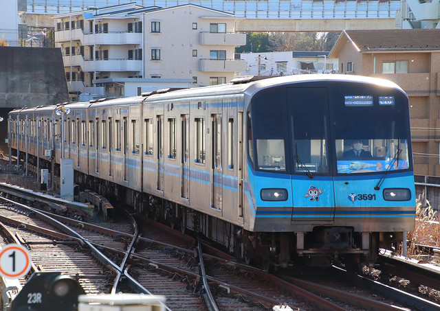 横浜地下鉄 3000S形 2024 正月ヘッドマーク-1