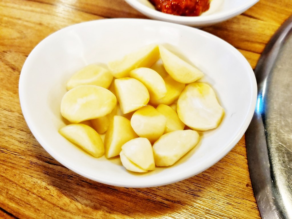 Saeng Maneul / Raw Garlic